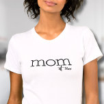 Camiseta Mãe Estabelecida Mãe Simples<br><div class="desc">Simples mãe, Camisa Personalizada. Celebre a maternidade com esta design minimalista que apresenta a palavra "mãe" em letra serif minúscula na frente para uma aparência quente e divertida. Na parte inferior direita, você pode adicionar um "ano de teste" personalizado para torná-lo especial para uma futura mãe, ou apenas para celebrar...</div>