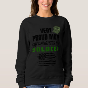 Camiseta Mãe Muito Orgulhosa Minha Filha É Design Soldado