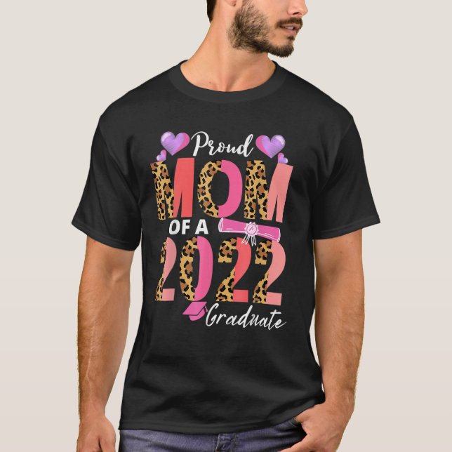 Camiseta Mãe Orgulhosa De Uma Classe De Gradu Formando 2022 (Frente)