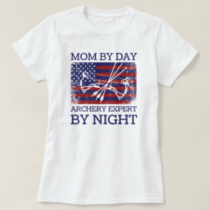 Camiseta Mãe Por Dia Especialista Em Arqueiros À Noite Ar