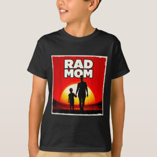 Camiseta Mãe radical mãe e filho mãe futebolista pôr do sol
