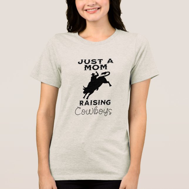 Camiseta Mãe Raising Cowboys Western (Frente)