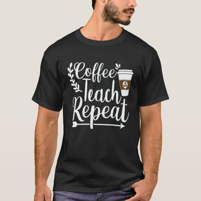 Camiseta Maestra Spanish Teacher Cafecito Teach Repeat (Frente)