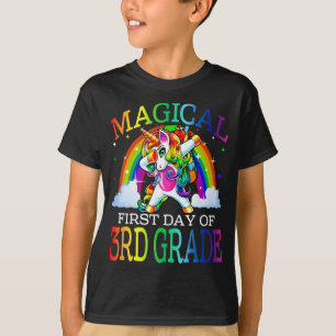 Camiseta Magia Primeiro Dia de Unicórnio do 3º Grau
