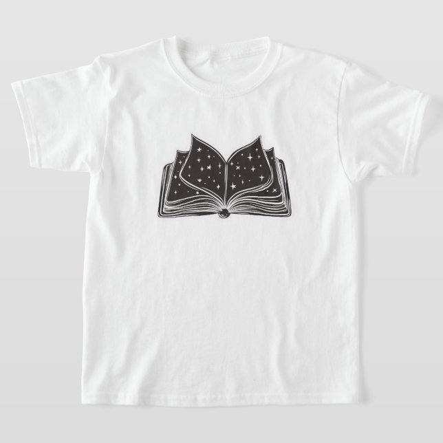 Camiseta Magic Open Spellbook – Stars and Wizardry (Postura )