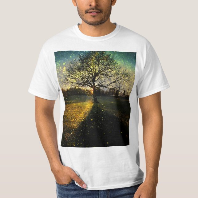 Camiseta Magical fireflies dreamy landscape (Frente)