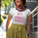 Camiseta Mahj Mahjong Mah Jongg cor-de-rosa Citação<br><div class="desc">Mostre seu amor por Mahjong em estilo com esta camiseta Mahj Mahjong Pink Cote. O design divertido apresenta uma citação divertida em cor-de-rosa vibrante, fazer-o uma escolha perfeita para noites de jogos ou excursões casuais. É uma maneira fofa e confortável de expressar sua paixão por Mahjong com um toque de...</div>