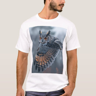 Camiseta Maiestosa Coruja Voando no Céu Vida Selvagem Natur