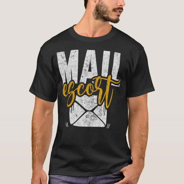 Camiseta Mail Escort Postal Worker EUA Posto Mailman Mail C (Frente)