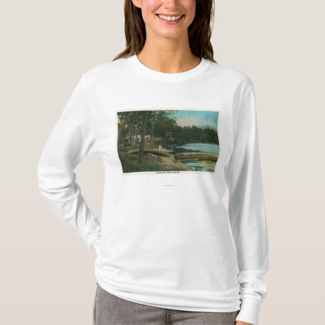 Camiseta MaineView de uma mulher em uma canoa pela costa (Frente)
