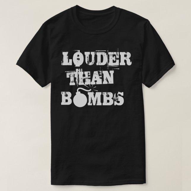 Camiseta Mais alto que bombas (Frente do Design)