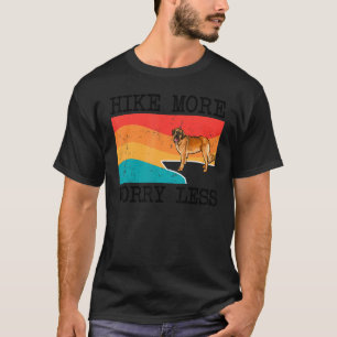 Camiseta Mais Preocupada Menos O Caminho Gráfico De Leonber