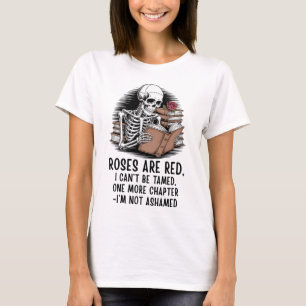 Camiseta Mais um Capítulo - Amante de Livros Esqueleto Engr