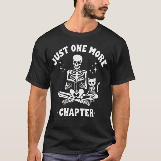 Camiseta Mais Um Capítulo Esqueleto & Gato  Amante de Livro (Frente)