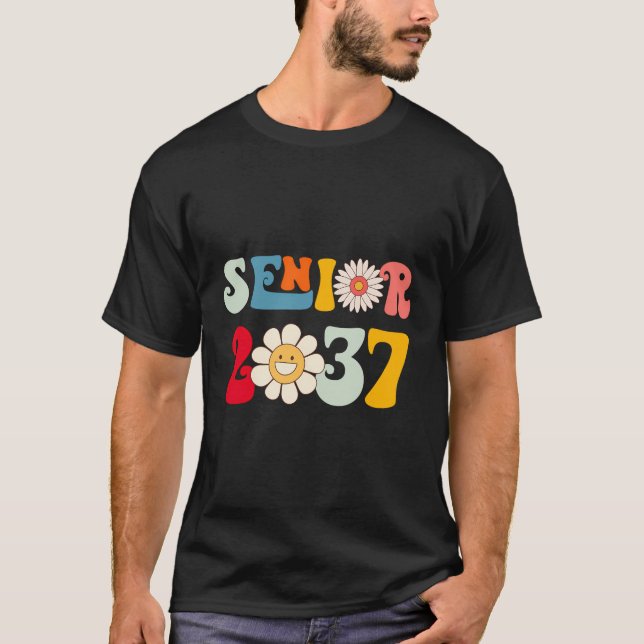 Camiseta Mais velho 2037 Classe De 2037 Retro Back To Schoo (Frente)