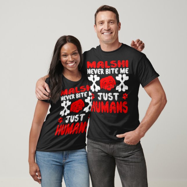 Camiseta Malshi nunca morde apenas presente humano (Unissex)