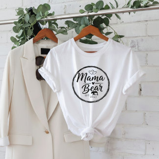 Camiseta Mama Bear Est 20XX Wild Heart Line Art