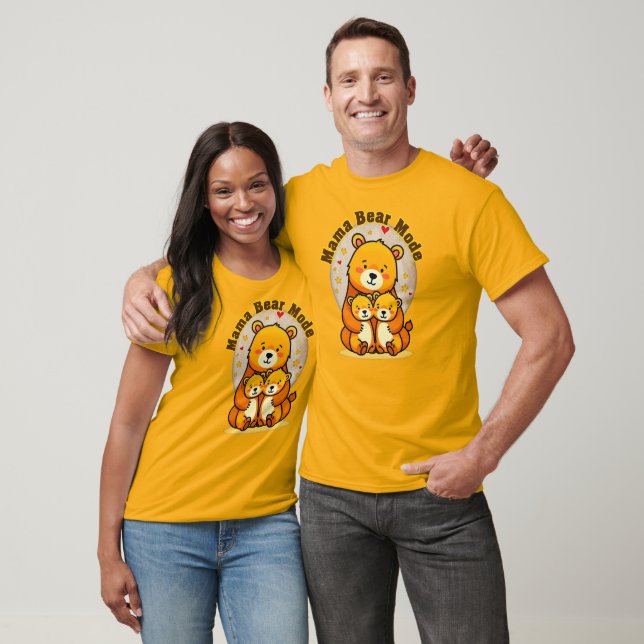 Camiseta Mama Bear Mode – Cute Mother Bear Illustration (Unissex)