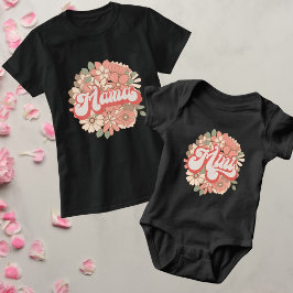 Camiseta Mama de Cores Retroreditáveis com Flores Correspon