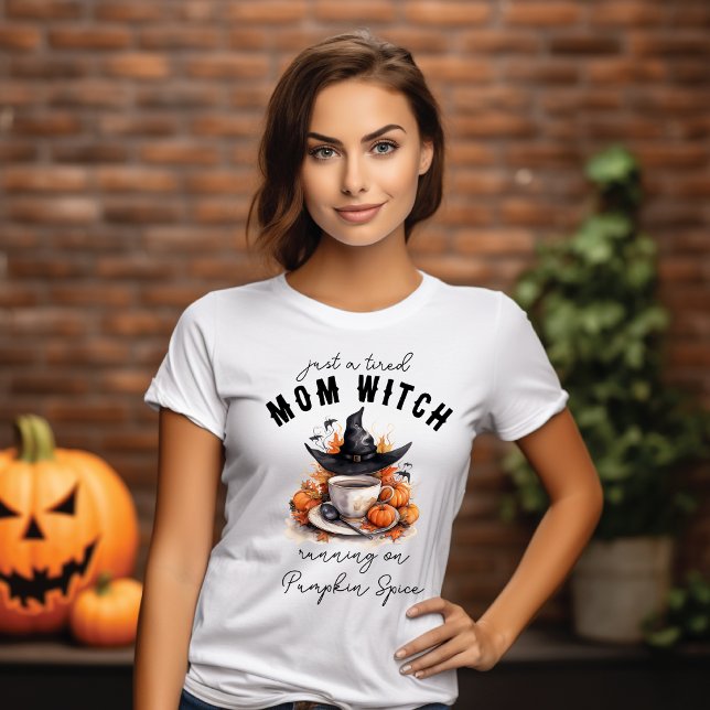 Camiseta Mamãe Cansada, Chapéu de Bruxa e Café de Pumpkin (Criador carregado)