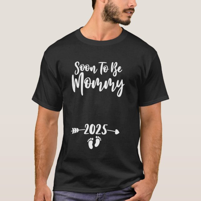 Camiseta Mamãe de 2025 Prestes a Chegar (Frente)
