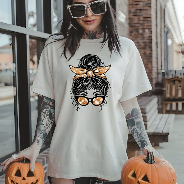 Camiseta Mamãe de Ação de Graças, mãe Bun (Thanksgiving mom, fall fashion, festive bun, Thanksgiving outfit, fall season, autumn leaves)