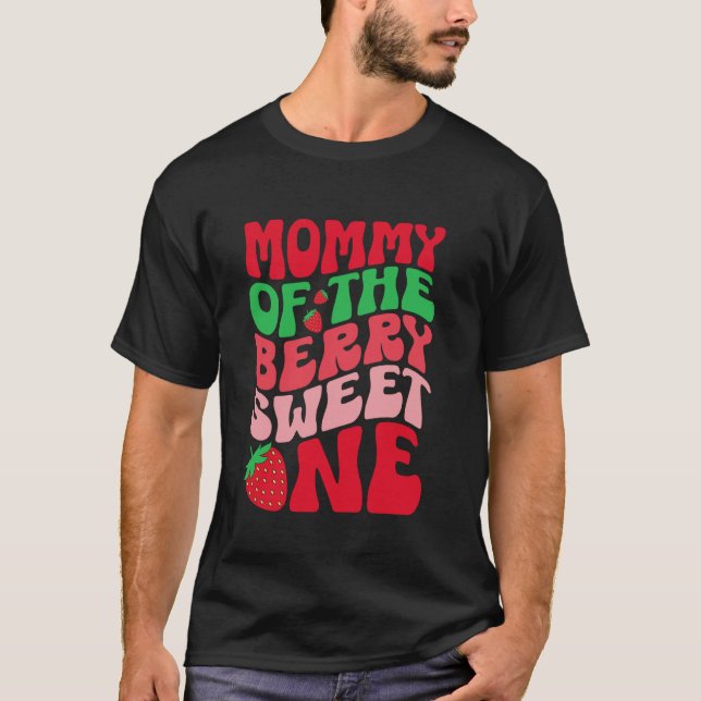 Camiseta Mamãe Do Doce De Morango Um Morango 1º Aniversário (Frente)