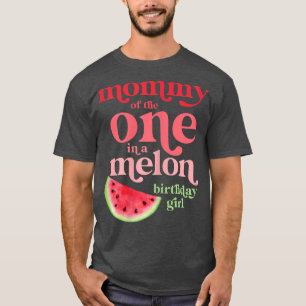 Camiseta Mamãe feminina de uma garota de aniversário de Mel