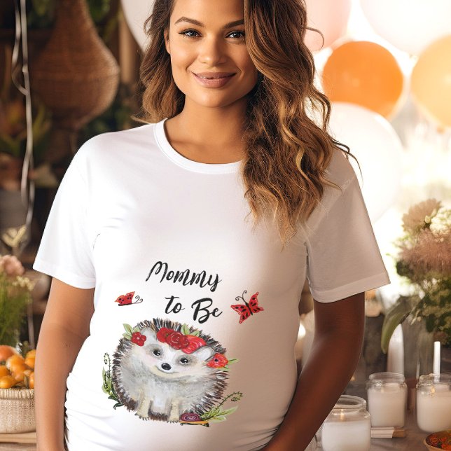 Camiseta Mamãe para ser Chá de fraldas de porco-da-floresta (hand painted hedgehog mommy to be baby shower tee by Malissa Melrose)