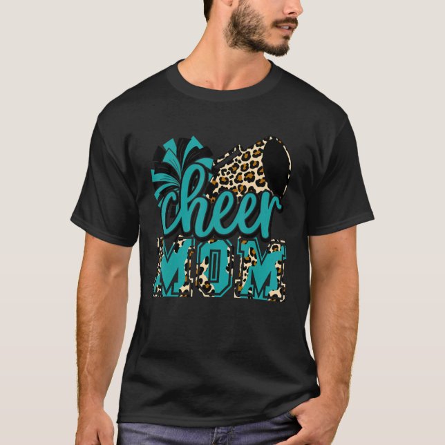 Camiseta Mamãe Teal Leopard Cheer Poms e Megaphone (Frente)
