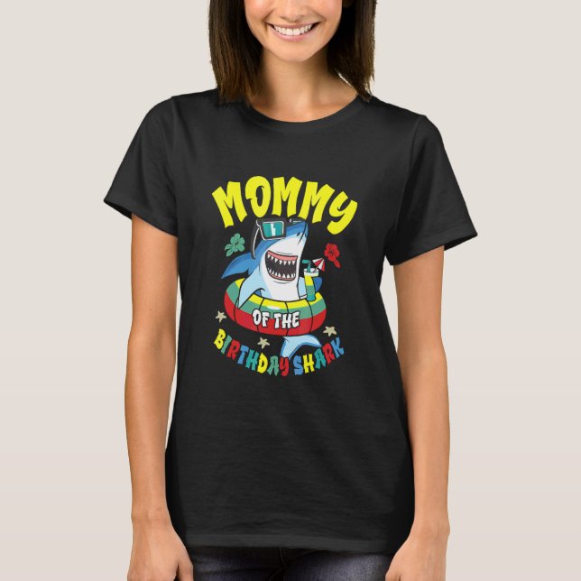 Camiseta Mamães Da Família Aniversário De Tubarão (Frente)