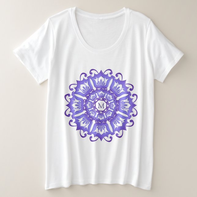 Camiseta Mandala floral violeta. Monograma. (Frente do Design)