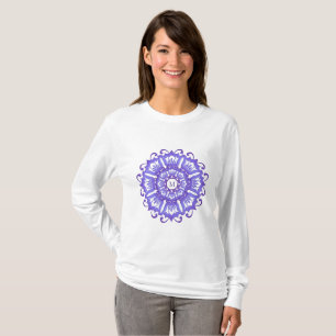 Camiseta Mandala floral violeta.Monograma.