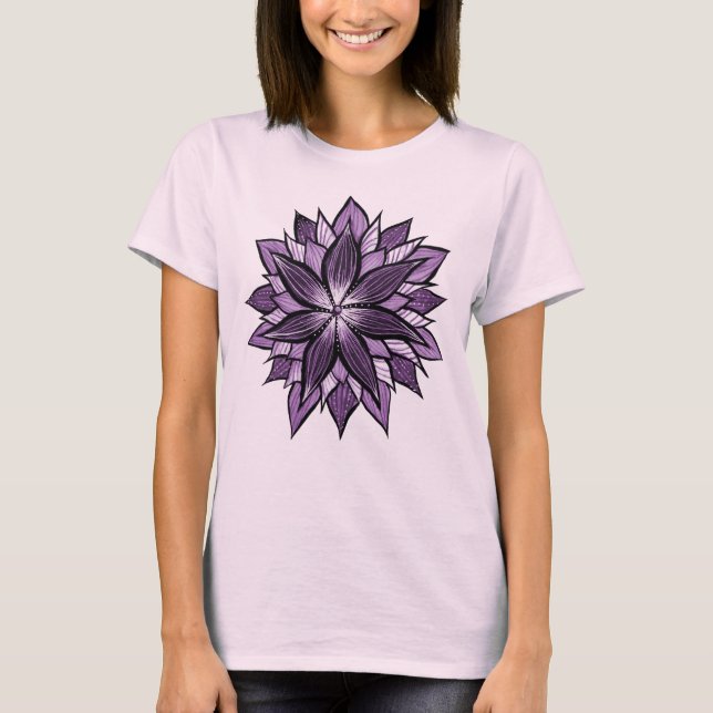 Camiseta Mandala roxa como a flor abstrata tirada tinta (Frente)