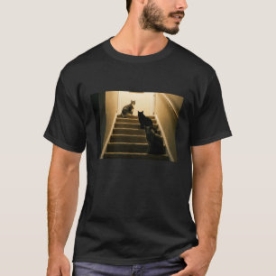 Camiseta Mangas Longas Cena Engraçada de Gato na Escada