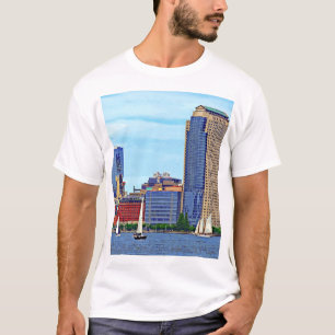 Camiseta Manhattan NY - Três Barcos Por Manhattan Skyline