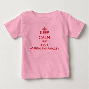 Camiseta Mantenha a calma e abrace um farmacêutico do