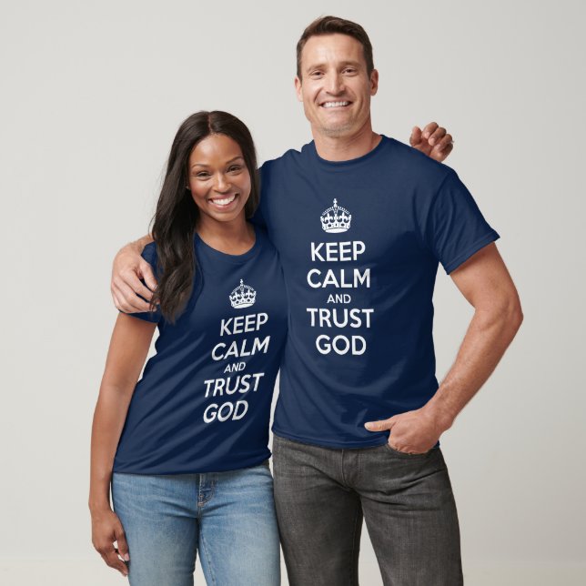 Camiseta Mantenha a Calma e Confie em Deus (Unissex)