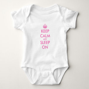 Camiseta Mantenha a calma e durma em roupas de bebê