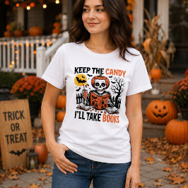 Camiseta Mantenha Os Doces Vou Levar Livros Halloween