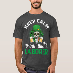 Camiseta Mantenha-se calmo e beba como um esqueleto irlandê