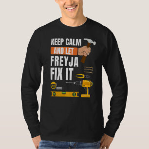 Camiseta Mantenha-Se Calmo E Deixe Freyja Consertar A Const