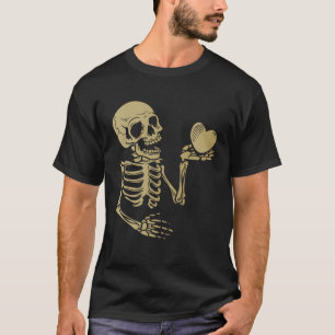 Camiseta Mão de Esqueleto de Crânio Segurando Amor de Coraç