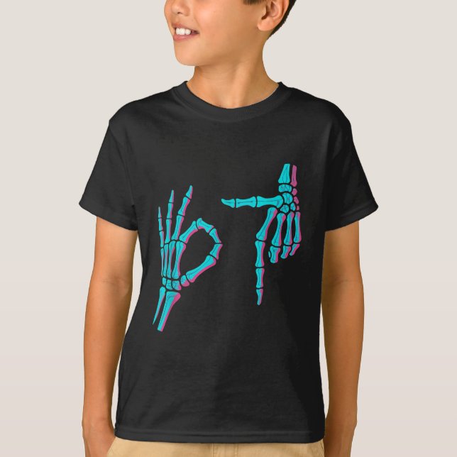 Camiseta Mão de Esqueleto Divertida Seis Sete 6 7 Meme 67 D (Frente)