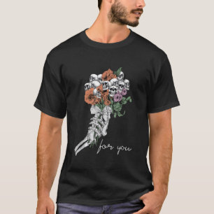 Camiseta Mão De Esqueleto Louca Segurando Flores De Crânio