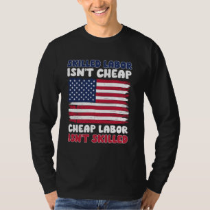 Camiseta Mão de Obra Qualificada Não é Bandeira Americana d