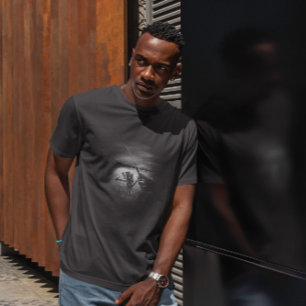 Camiseta Mão De Pesca Com Enguia Monocromática