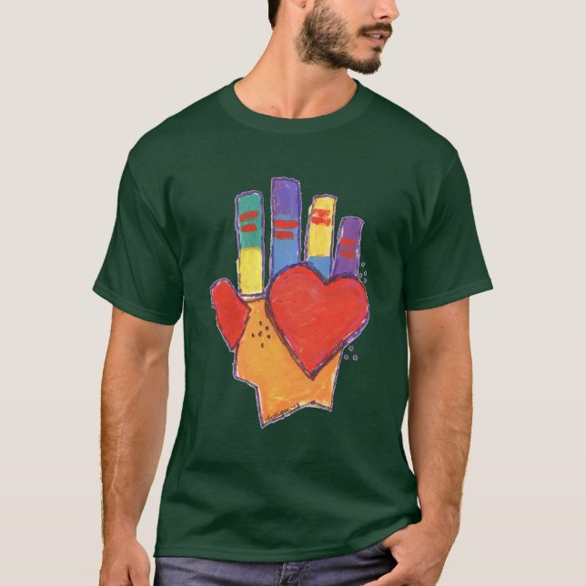 Camiseta Mão e coração por Bettigee (Frente)