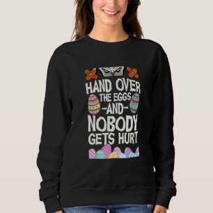 Camiseta Mão Engraçada Sobre Os Ovos E Ninguém Se Machuca.