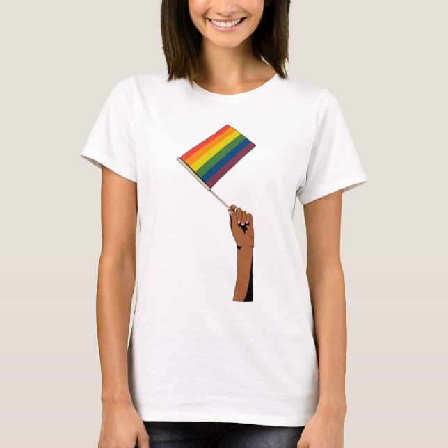 Camiseta Mão segurando a bandeira do Orgulho (Frente)